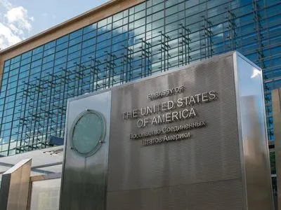 ЗМІ РФ: спецслужби США заперечують, що співробітниця посольства мала доступ до секретних даних