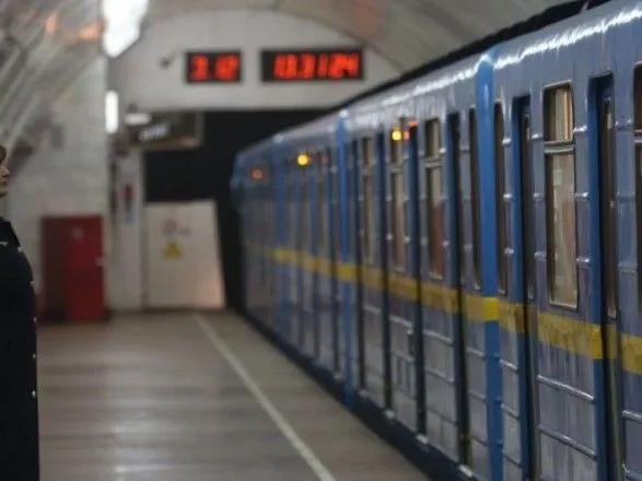u-kiyivskomu-metro-stavsya-tekhnichniy-zbiy-rukh-poyizdiv-zmineno
