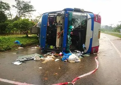 У Таїланді перекинувся пасажирський автобус: є постраждалі