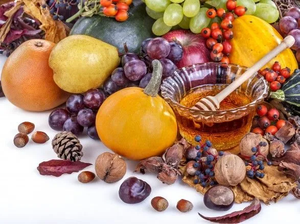 Украина нарастила на 62% экспорт ягод и орехов