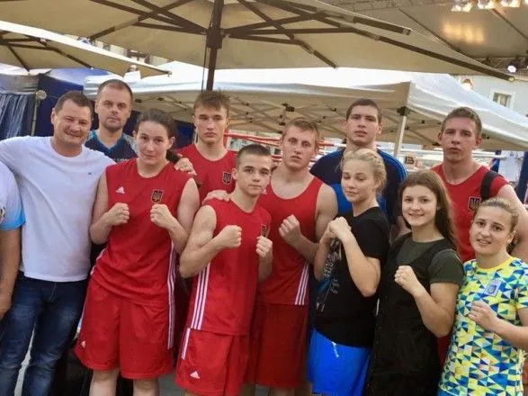 Семь золотых наград завоевали украинцы на боксерском турнире в Венгрии