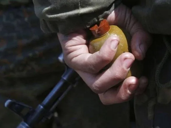 Во время спора один из боевиков на Донбассе подорвал гранату - разведка
