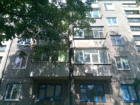 У Дніпропетровській області чоловік застряг між балконами