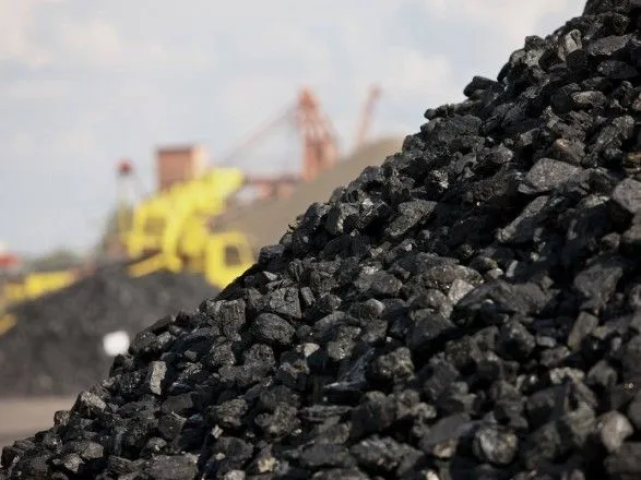 Больше половины объемов угля Украина закупает в России