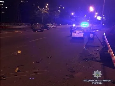 Смертельна ДТП у Києві: Skoda в'їхала в три автівки і перекинулася