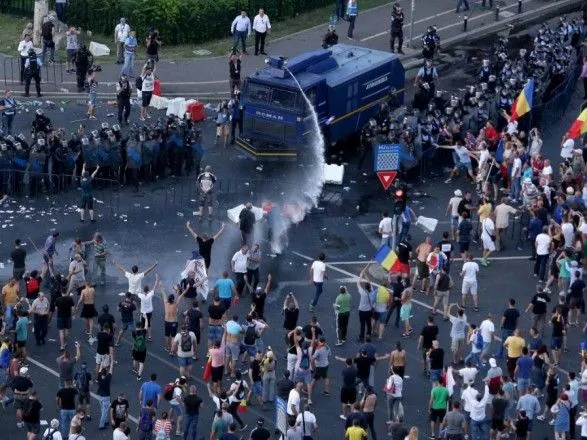 Столкновения в Румынии: 172 человека пострадали во время акции протеста