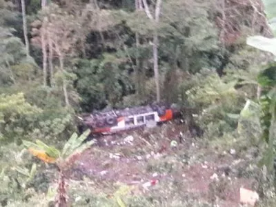9 людей загинули після падіння автобуса з 150-метрової висоти в Перу