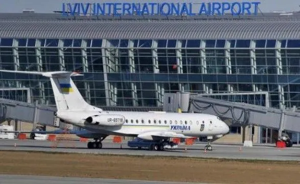 u-nedilyu-u-lvivskomu-aeroportu-skasuvali-dva-aviareysi