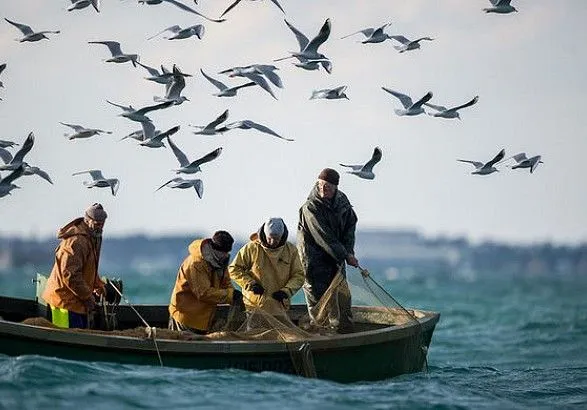 Чотирьох чоловіків судитимуть за браконьєрство у водах Азовського моря