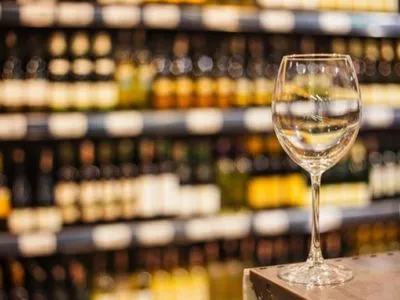 Експерт розповів про ціни алкоголю влітку на українських курортах