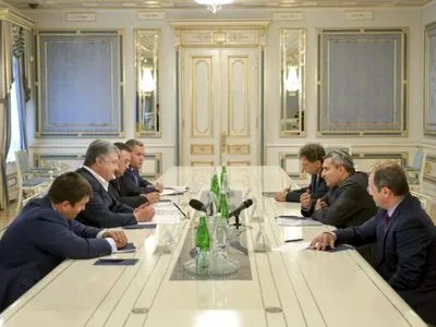 Порошенко обсудил с руководством Израиля недопуск украинцев на территорию страны