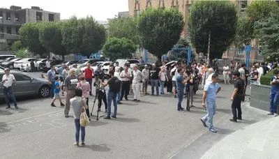 В Ереване протестуют против освобождения экс-президента