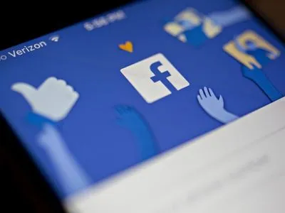 Сбой в Facebook затрагивает все больше пользователей