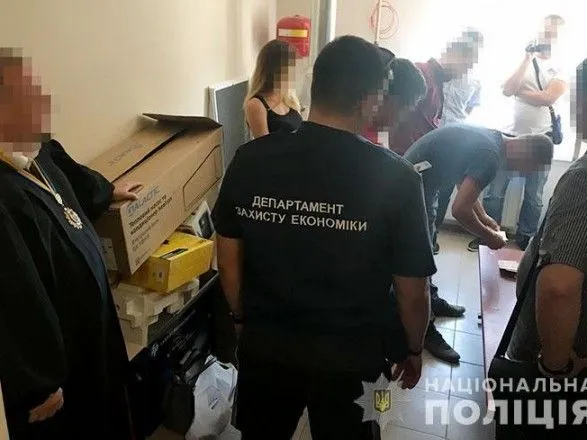 В Луганской области судью поймали на взятке в 10 тыс. гривен