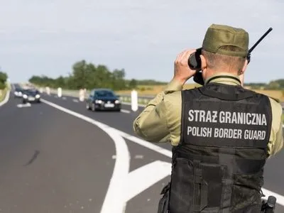 В Польше украинского "поводыря" нелегалов ловили с тепловизорами и вертолетом