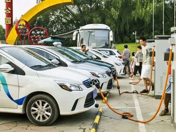 Почти 75% китайцев готовы пересесть на электромобили
