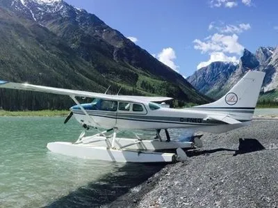 Авария легкомоторного самолета в Канаде, есть погибшие