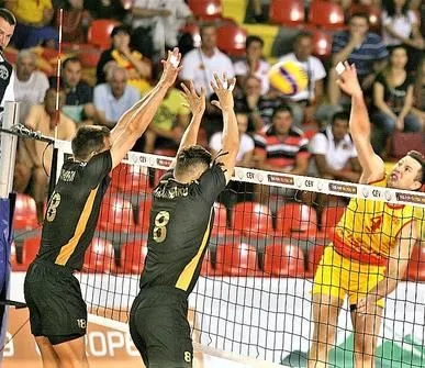 Украина вырвала победу у Македонии в отборе на ЧЕ по волейболу