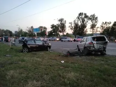 На столичных Березняках произошло ДТП с участием 4 автомобилей