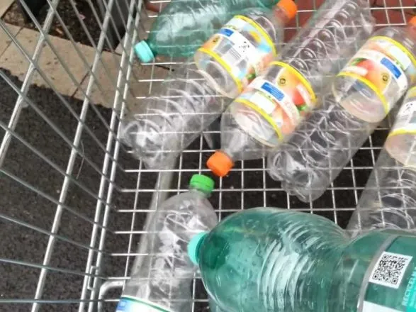 У Київраді переконані, що автомати для збору батарейок приймають пластикові пляшки