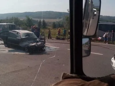 Авария туристического автобуса во Львовской области: пострадали три человека
