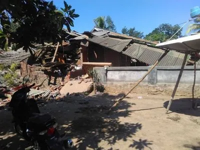 В Индонезии в результате нового землетрясения погибли 10 человек