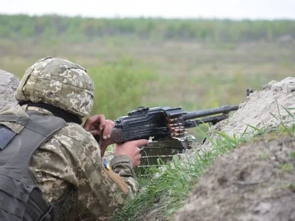 Бойовики вже 8 разів обстріляли позиції ЗСУ на Донбасі