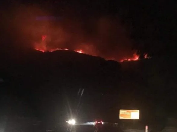 Біля туристичного міста в Чорногорії сталася лісова пожежа