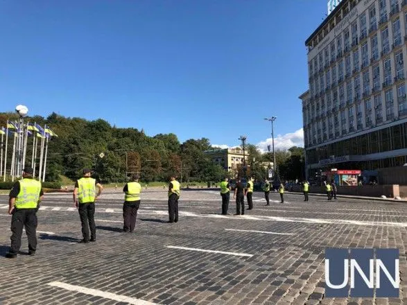 У центрі Києва перекрили дорогу через репетицію параду