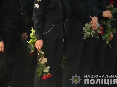 У Харкові прощаються з поліцейським, який загинув через стрілянину біля мерії