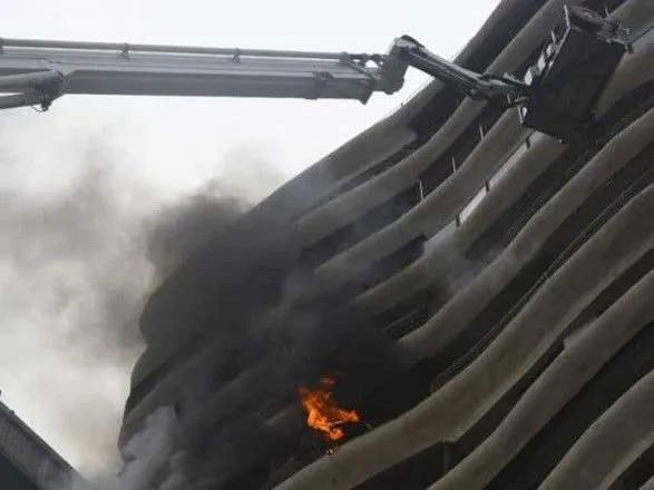 Пожежа спалахнула у висотці в індійському Мумбаї