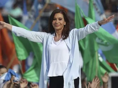 Екс-президент Аргентини Фернандес де Кіршнер погодилася на обшук в її квартирі