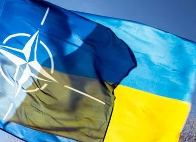 Вступ України до НАТО буде можливим при сумісності озброєнь - Порошенко