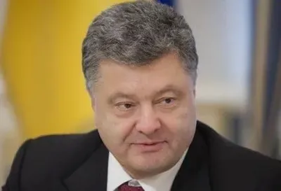 От лозунга "Слава Украине!" врагов корчит, как чертей от ладана - Президент