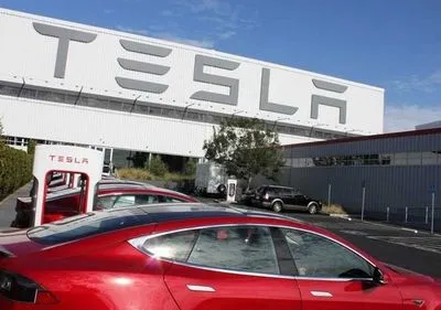В Калифорнии горел завод Tesla