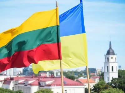 Грибаускайте на украинском языке поздравила с Днем Независимости