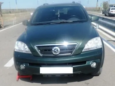 Авто, викрадене у Німеччині, намагались переправити у Крим