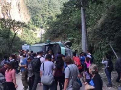 В Перу по дороге с Мачу-Пикчу перевернулся автобус с туристами