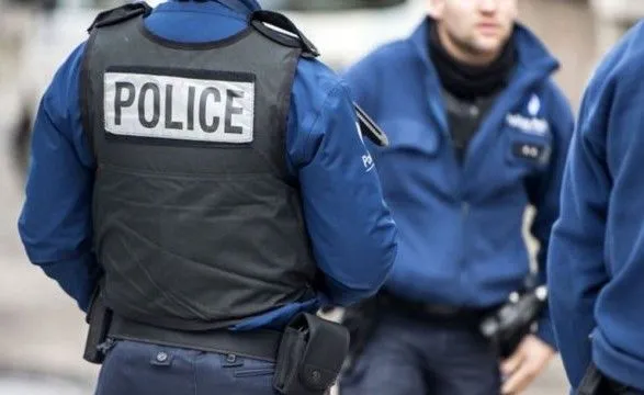 Чоловік з ножем напав на перехожих в передмісті Парижа
