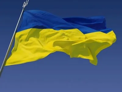 Порошенко: скоро наш прапор знову майорітиме в українському Донецьку