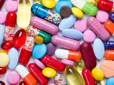 Индиец пытался вывезти из Украины лекарств почти на 2 млн грн