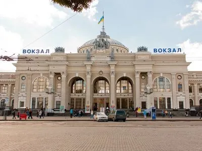 Решил проверить работу правоохранителей: в Одессе мужчина "заминировал" вокзал