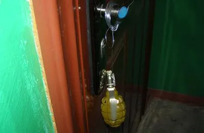 Иностранцу грозит пожизненное за подброшенную гранату под дверь экс-сожительницы