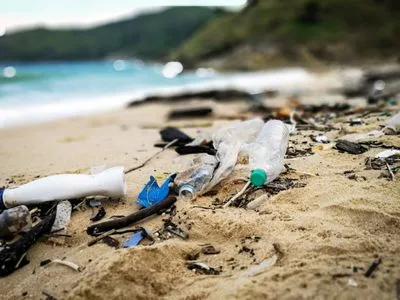 Пластик сприяє глобальному потеплінню - вчені