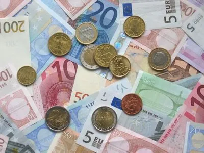 Евро за неделю прибавил в цене около 50 копеек