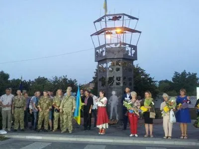 В Одеській області відкрили пам'ятник у вигляді вежі Донецького аеропорту
