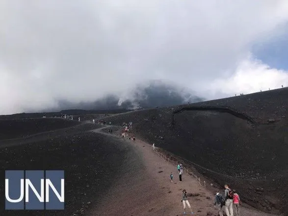 Удивительное зрелище: туристы направляются в Италию, чтобы увидеть извержение Этны