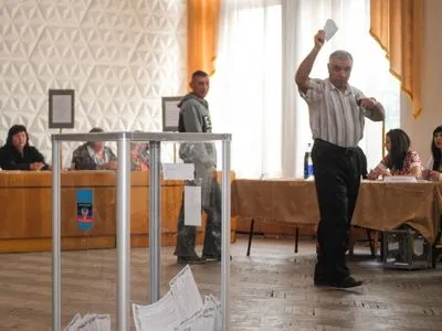 СБУ отдала под суд четырех подстрекателей к участию в "референдуме ЛНР"