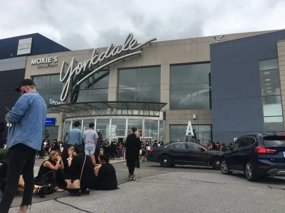 В Торонто из-за стрельбы эвакуировали торговый центр