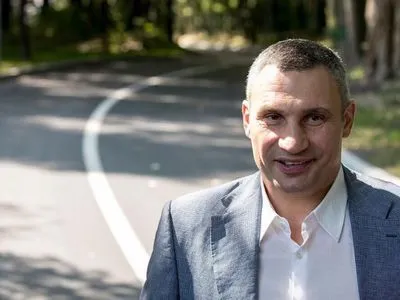 Кличко проинспектировал улицу Генерала Родимцева после капитального ремонта